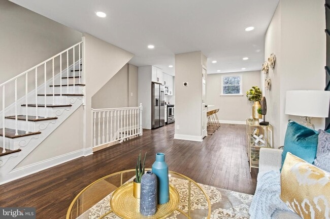 Photo - 1011 Bashford Ln