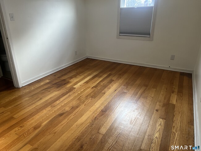 Photo - 128 Laurel Ct