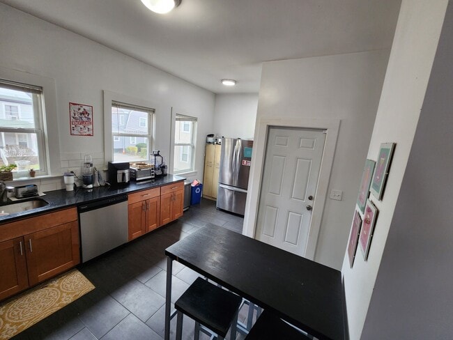 Building Photo - 11 Wadsworth St Rental