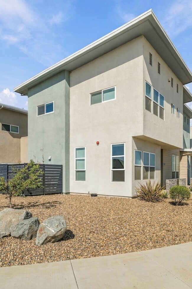 805 Ashwood Ln Unidad 805 Ashwood Ln