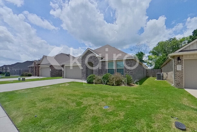 Photo - 124 Yardley Ct