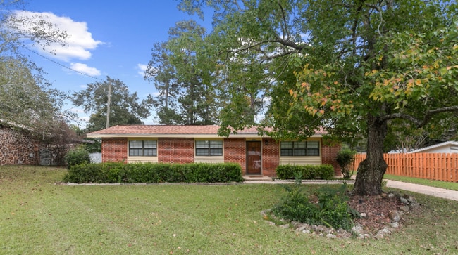 Building Photo - 2003 Roebuck St