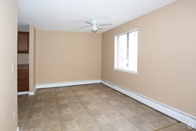 Grecian Gardens Apartments For Rent In Rochester Ny Forrent Dining Area Grecian Gardens Apartments