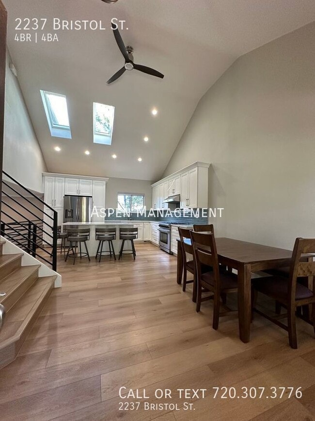 Photo - 2237 Bristol St