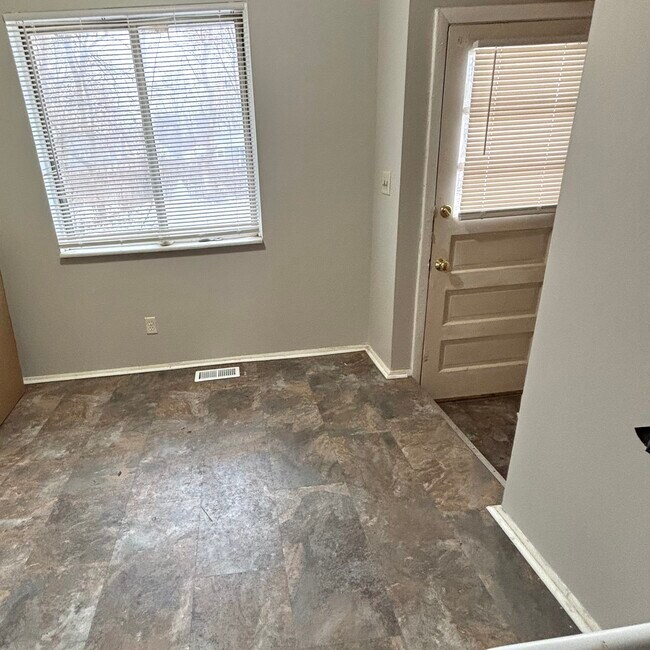 Photo - 920 Vincent Ct