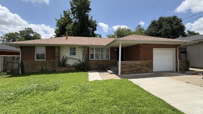 Building Photo - 4604 NW 12th St Rental