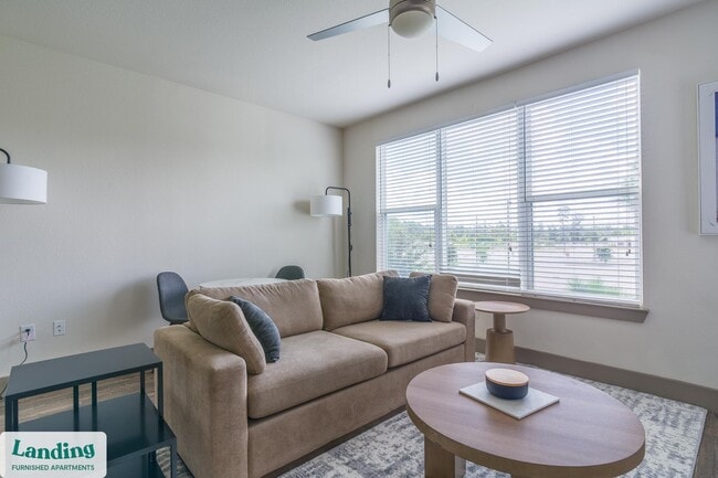 Building Photo - 300 Enclave Dr Rental