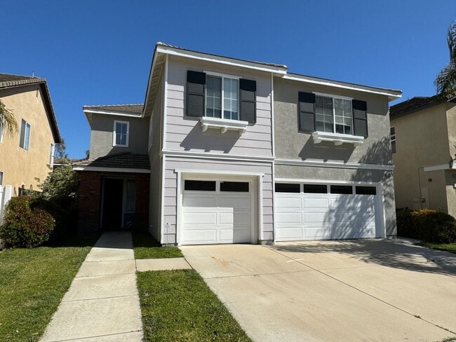 Building Photo - Spacious 4 Bedroom in Oxnard
