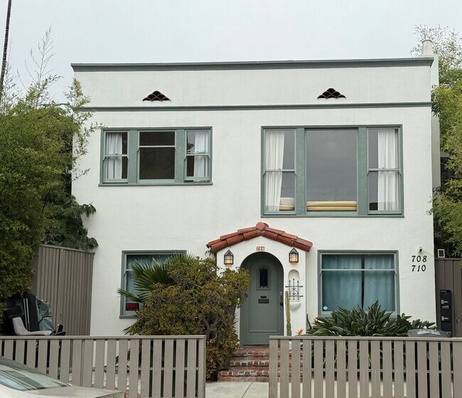 Building Photo - 706 6th Ave Unit 708 6th Ave Rental