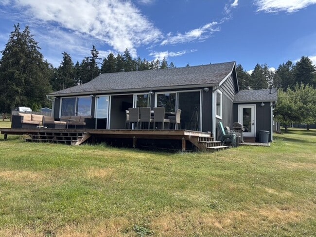 Building Photo - Waterfront 2-Bedroom with a loft Home on Anderson Island