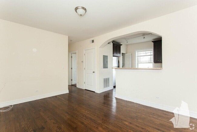 Building Photo - 3808 N Sheffield Ave Unit 3810-3W Rental