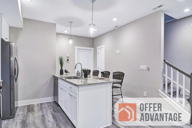 Photo - 219 Oxford Ave