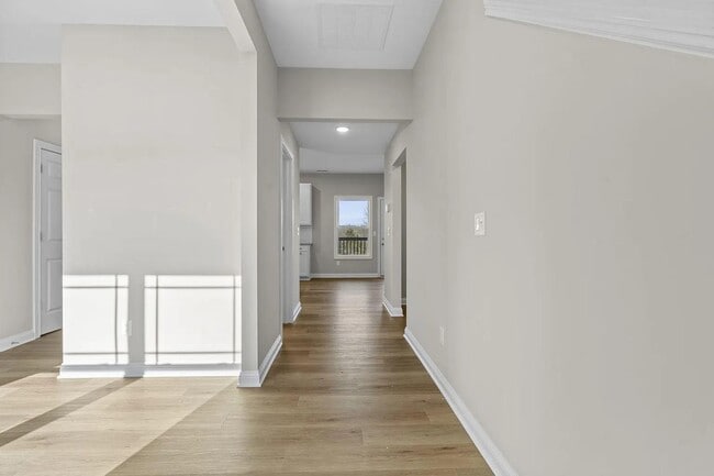 Photo - 933 Camden Ct