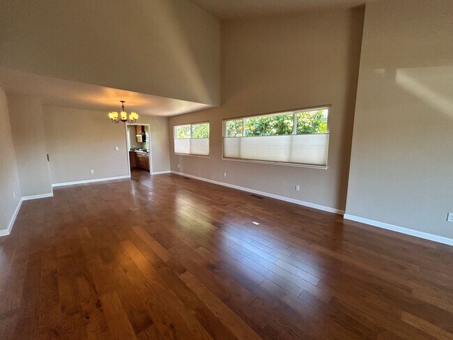 Photo - 329 Oak Leaf Cir