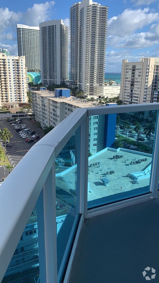 Building Photo - 1945 S Ocean Dr Unit 1408 Rental