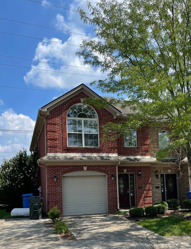 Building Photo - **COMING SOON** NICE 3 BR, 2.5 Bath Townhouse! New Paint & Carpet, Attached Garage, All Electric;