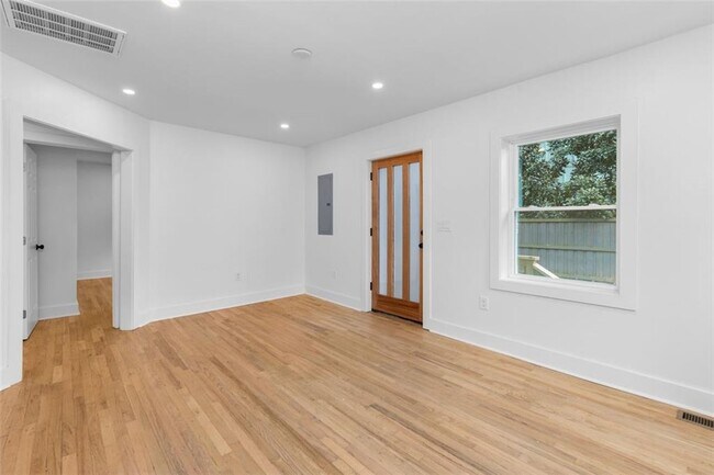 Photo - 150 Bixby Terrace SE