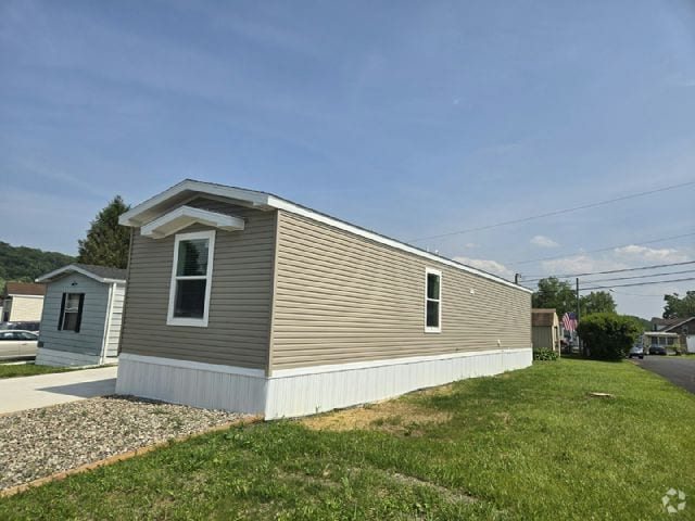 Building Photo - 1086 Birch St Rental