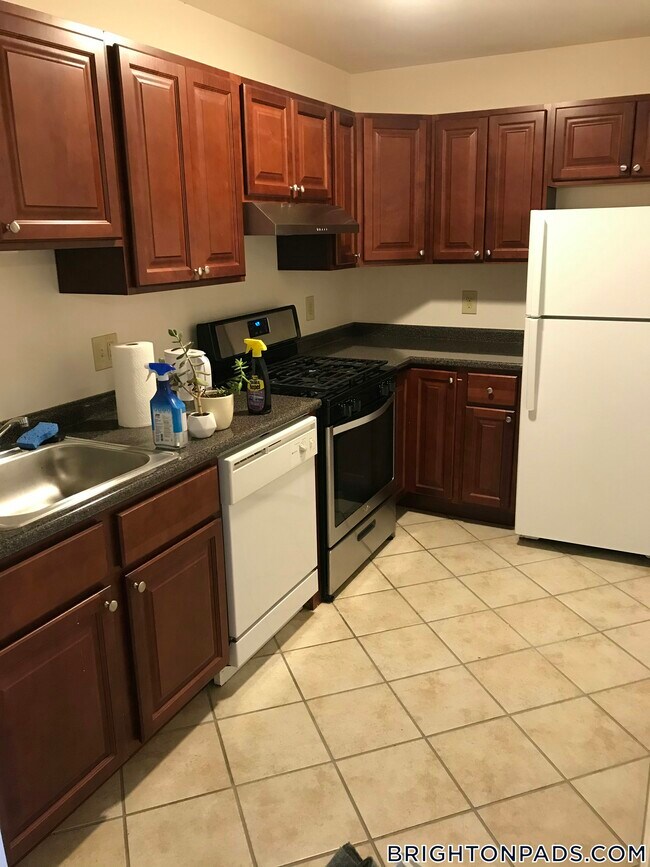 Photo - 140 Kenrick St Unidad 4