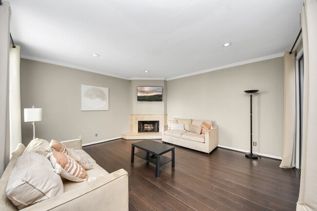 Building Photo - 1112 Bering Dr Unit 52