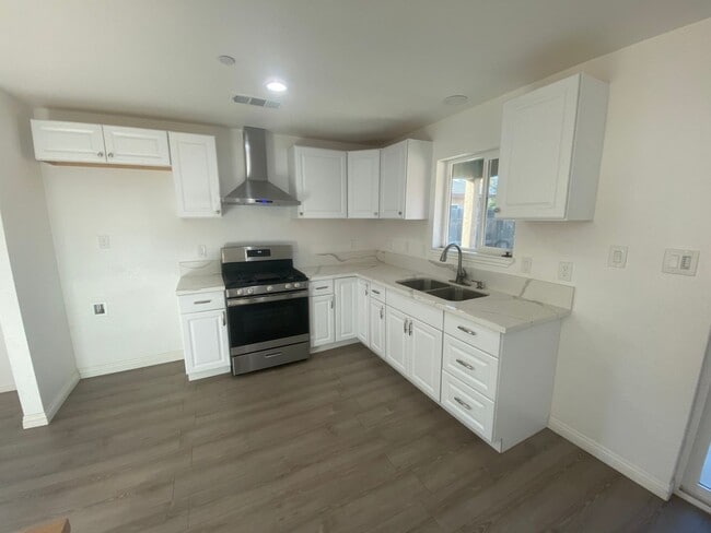 Photo - Spacious and New with Solar in Central Hanford