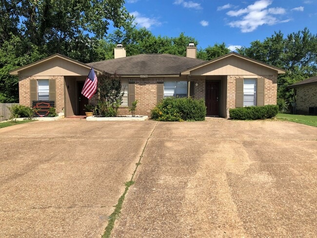 Building Photo - 3702EL Unit B