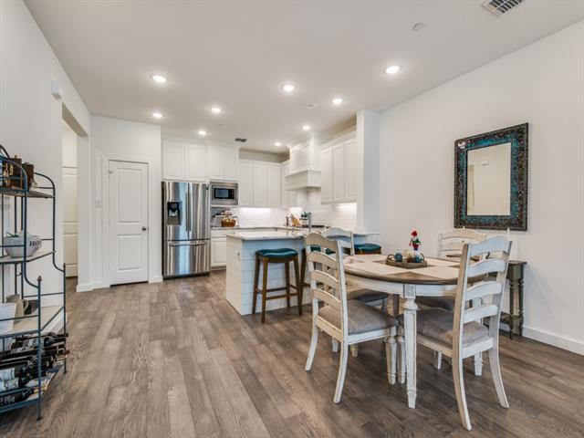 Photo - 532 Ballustrade Dr