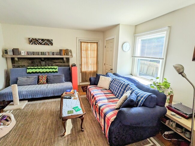 Photo - 920 E Railroad Ave Unidad A