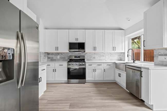 Photo - 6408 Back Bay Ln