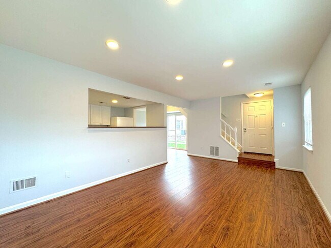 Photo - Inviting Lorton Condo with Comfortable Layout and Location Unit D