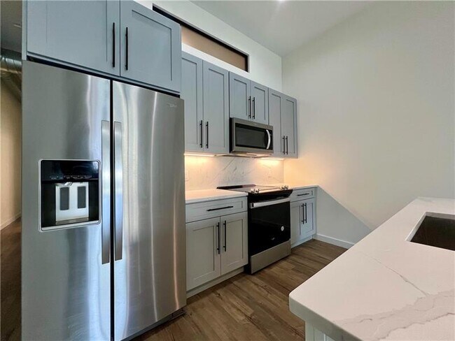 Photo - 150 S 15th St