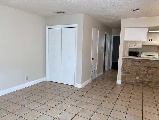 3412 Willowrun Dr