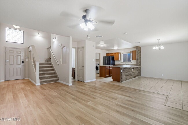 Photo - 2317 Honey Dew St