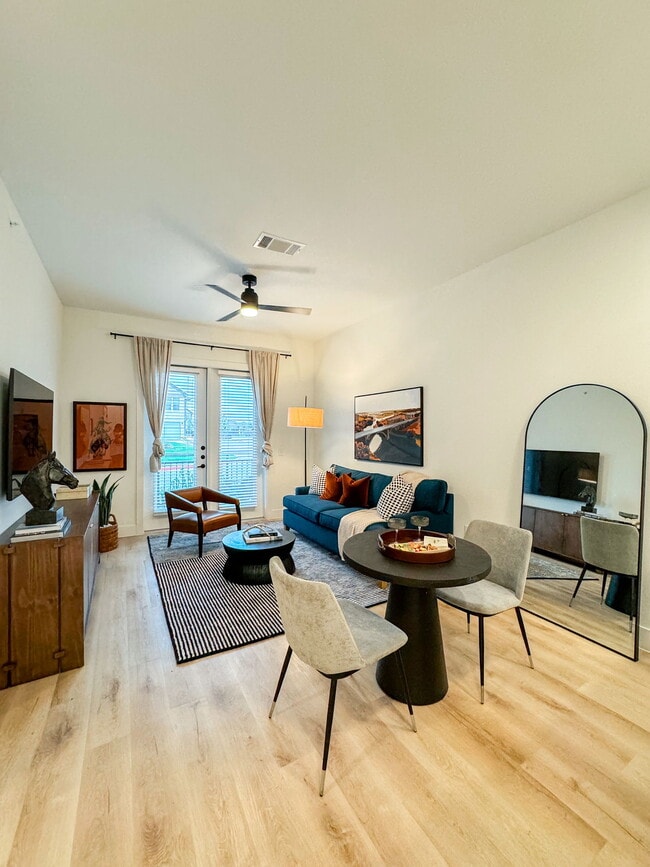 Photo - 15649 Vacca Wy Unidad 1309