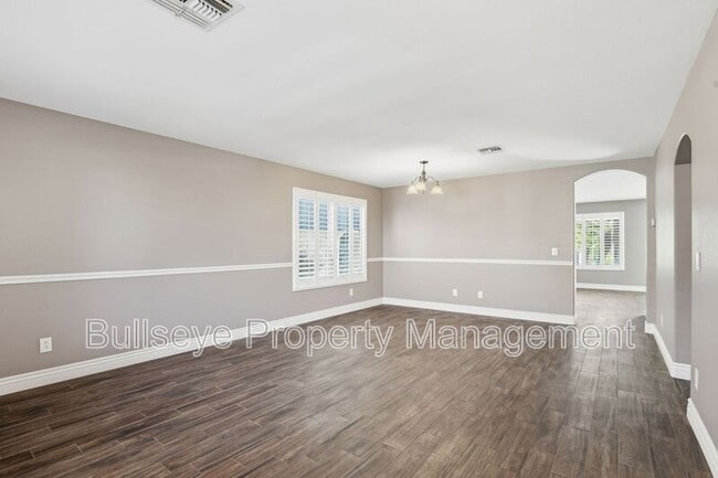 Photo - 665 E Maddison St