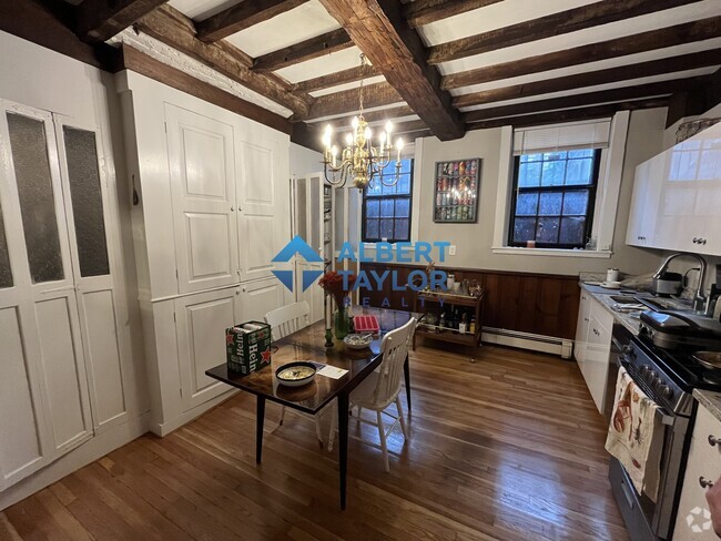 Building Photo - 26 Fayette St Unit uniB 1-bed 1-bath Rental