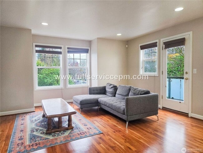 Photo - Prime Seattle Location Unit 104