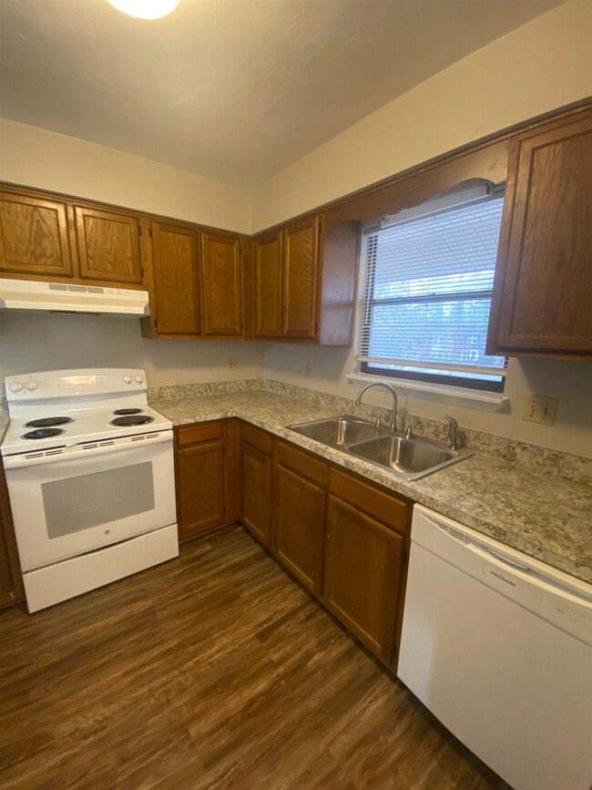 Photo - 2923 Woodrich Dr