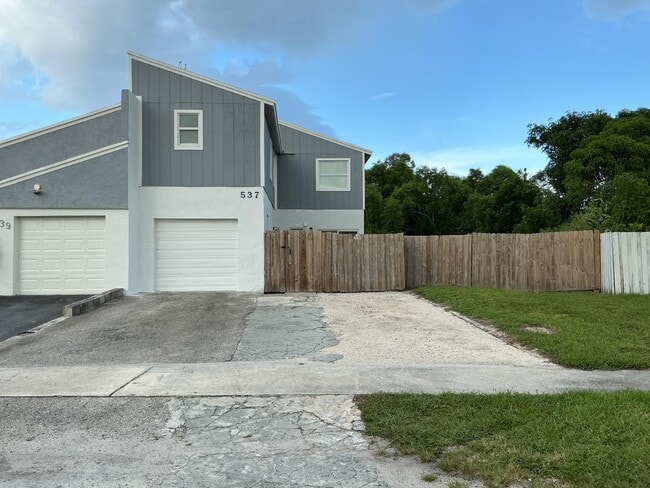 Building Photo - 537 NW 51st Ave Rental
