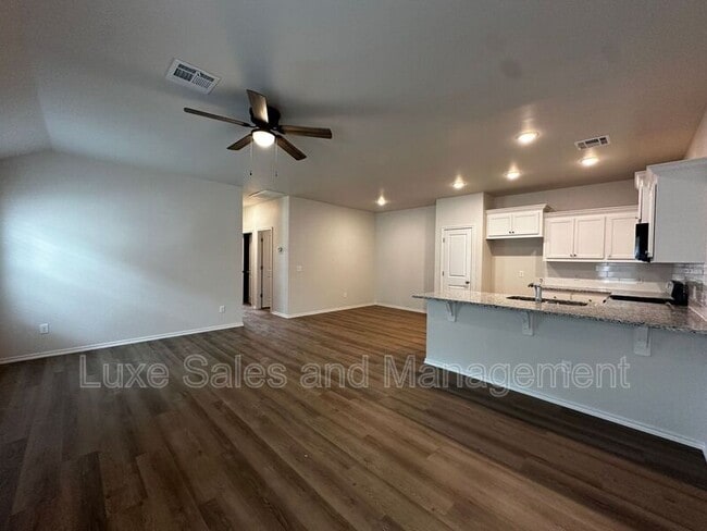 Photo - 3715 Franks Wy