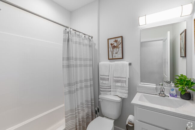 2BR, 2BA - 1,060SF - Primary Bathroom