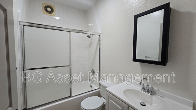 Photo - 130 Marina Way