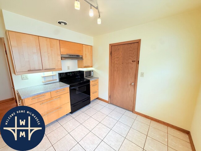 Photo - 7313 Harwood Ave