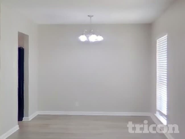 Photo - 6831 De Palma