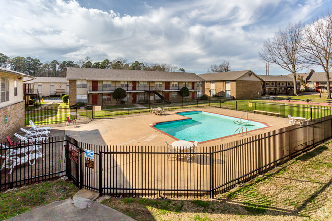 Pool - Luxe 30 Apartments