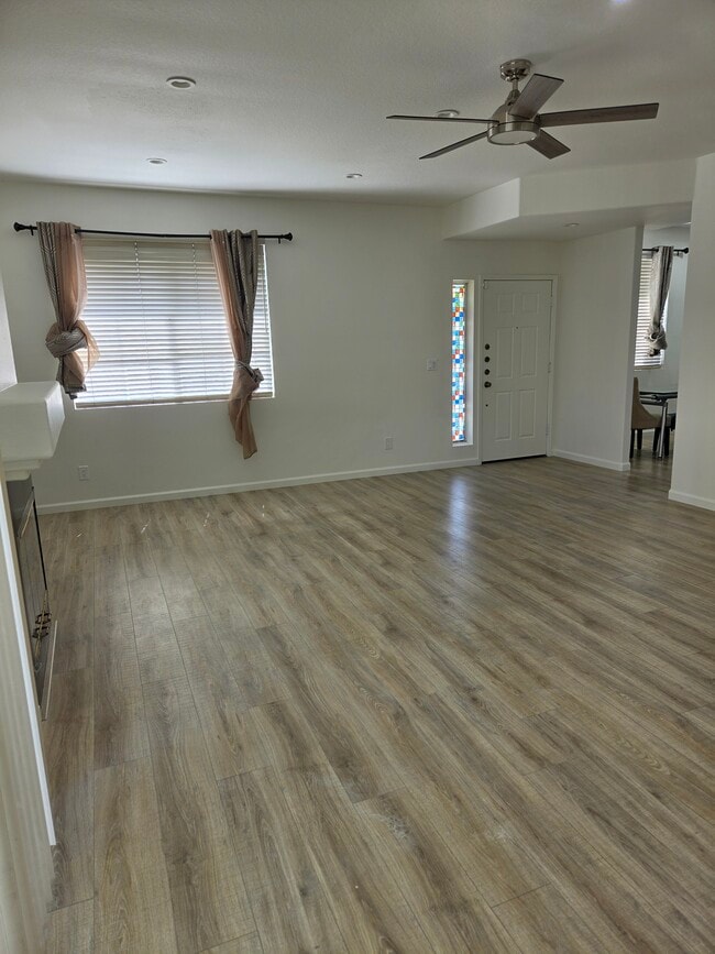 Building Photo - 18110 Flynn Dr Unit 4208