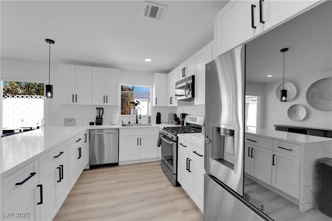 Building Photo - 1705 Battle Creek Cir