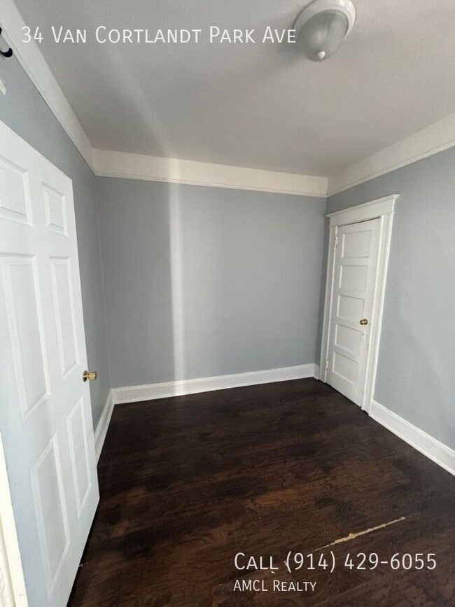 Photo - 34 Van Cortlandt Park Ave