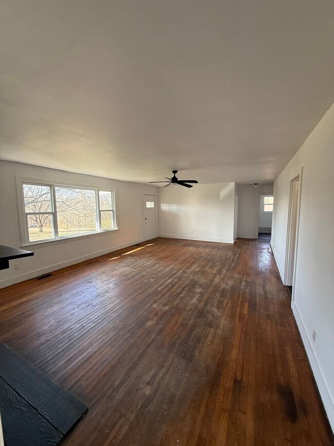 Photo - 3 Bed/2 Bath House with LARGE Front and Back Yard