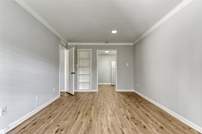 Photo - 845 Augusta Dr